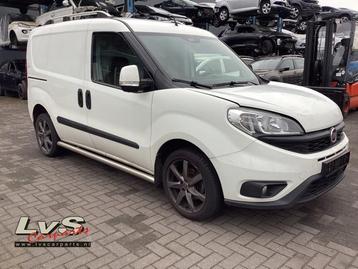 Buitenspiegel rechts van een Fiat Doblo beschikbaar voor biedingen