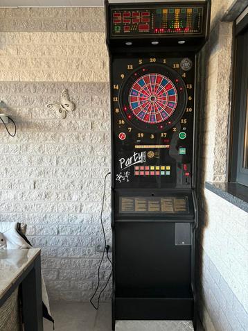 Electronisch dartskast!!! beschikbaar voor biedingen