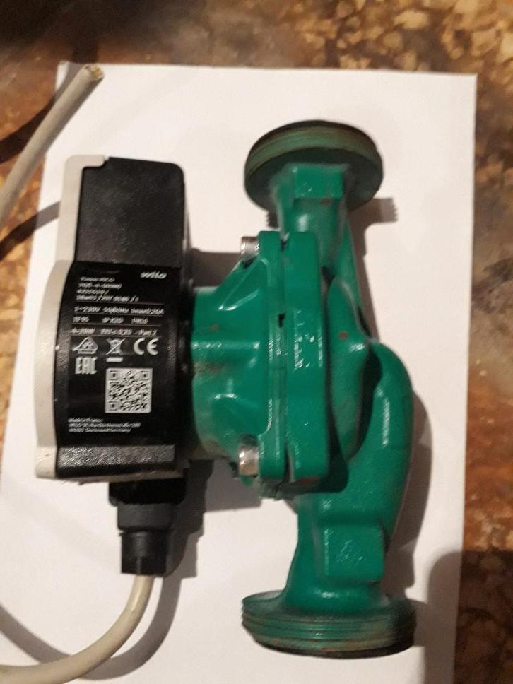 Chauffage circulatiepomp Wilo, Bricolage & Construction, Chauffage & Radiateurs, Utilisé, Autres types, Moins de 200 watts, Moins de 30 cm