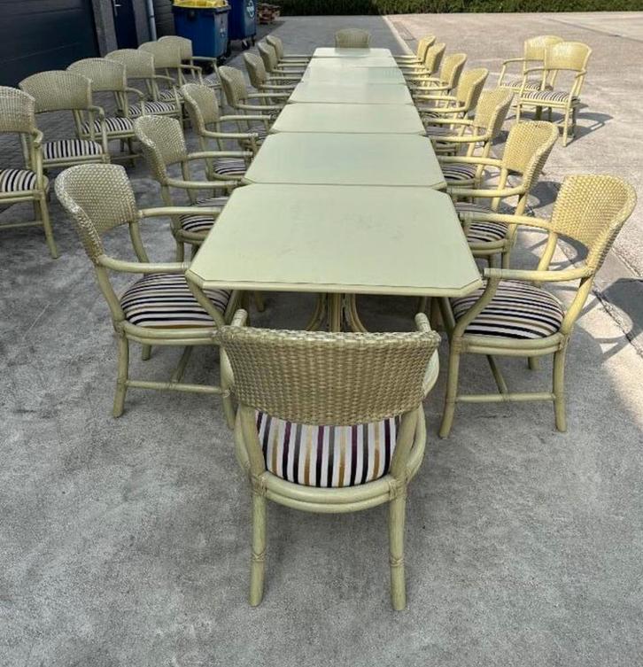 32 zeteltjes en 8 tafels (moet dringend weg), Articles professionnels, Horeca | Mobilier & Aménagement, Mobilier, Utilisé, Enlèvement