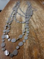 Lange grijze meerlagige kralenketting, Handtassen en Accessoires, Kettingen, Ophalen, Zo goed als nieuw, Grijs, Kunststof