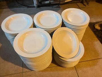 109 assiettes creuses restauration porcelaine