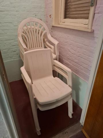 Witte terrasstoelen – tuinstoelen  beschikbaar voor biedingen