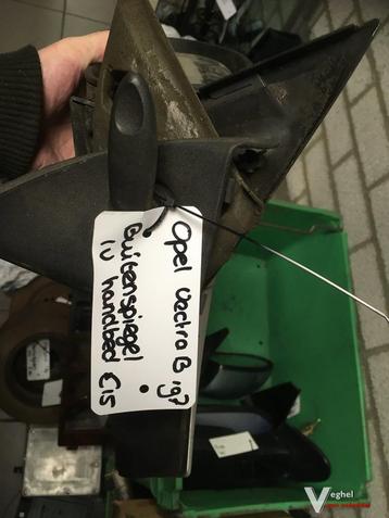 Opel vectra B 1999 spiegel handbediend links beschikbaar voor biedingen
