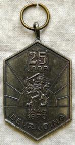 Penning Medaille Herdenking 25 Jaar Bevrijding 1945-1970.(1), Verzamelen, Ophalen of Verzenden, Overige soorten, Lintje, Medaille of Wings