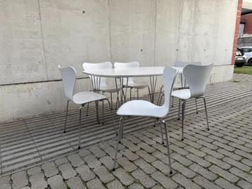Fritz Hansen Super Elliptical + 6x Series 7 Vlinderstoelen beschikbaar voor biedingen