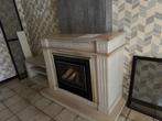 Cheminée en pierre calcaire avec cassette à gaz naturel, Enlèvement, Utilisé