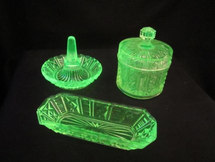 vaseline uranium glas art deco set, 3 stuks, Scailmont, Antiek en Kunst, Antiek | Glaswerk en Kristal, Ophalen of Verzenden