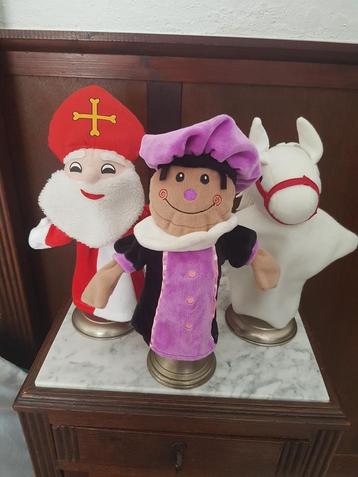 Sinterklaas en zwarte Piet en paard van Sinterklaas  beschikbaar voor biedingen