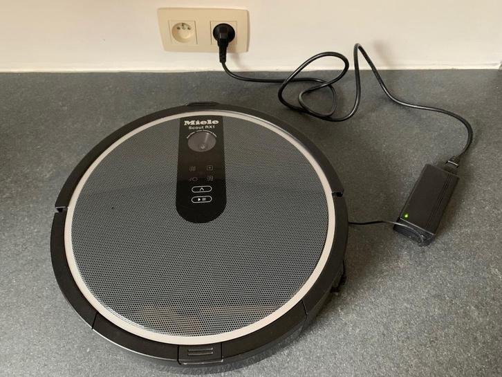 Robot stofzuiger Miele, Elektronische apparatuur, Stofzuigers, Zo goed als nieuw, Stofzuiger, Minder dan 1200 watt, Reservoir