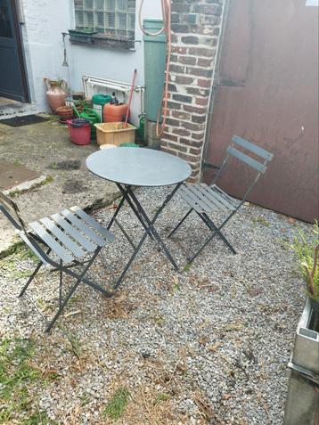 Tuin bistrot demetal tafel met tweet stoelen  beschikbaar voor biedingen