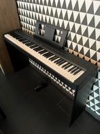 YAMAHA P45 digitale piano met onderstel, Muziek en Instrumenten, Piano's, Ophalen, Zo goed als nieuw, Piano