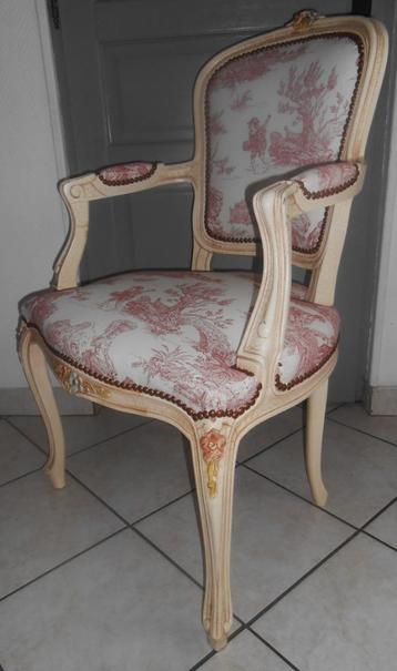 fauteuil louis xv ancien tissu toile de jouy rouge