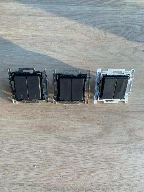 Niko drukknoppen 2-voudig (incl. Antraciet centraalplaat), Doe-het-zelf en Bouw, Elektriciteit en Kabels, Gebruikt, Overige typen