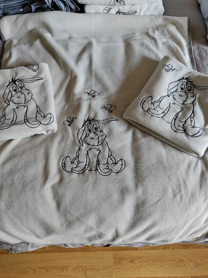 Fleece deken Eeyore, Kinderen en Baby's, Dekens, Slaapzakjes en Inbakerproducten, Zo goed als nieuw, Deken, Ophalen of Verzenden