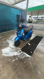 Vespa sprint 2022 a klasse, Fietsen en Brommers, Ophalen
