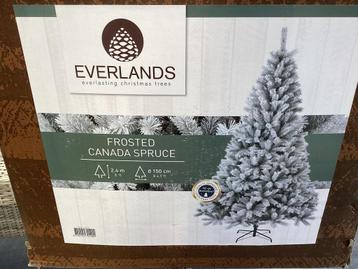 Nieuwe kerstboom  beschikbaar voor biedingen