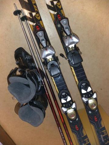 SKIS SALOMON IMPECCABLE +BATTONS + CHAUSSURES 37,38 IMPECCAB disponible aux enchères