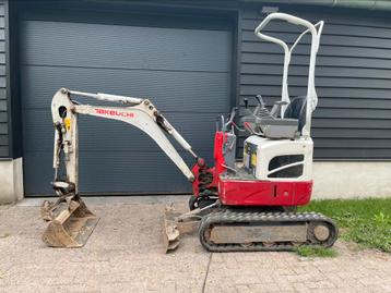 Takeuchi tb 210 R bj 2017 met hydraulische wissel beschikbaar voor biedingen