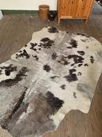 Koeienvel vloerkleed koeienhuid tapijt, Huis en Inrichting, Stoffering | Tapijten en Vloerkleden, Ophalen, Gebruikt, 100 tot 150 cm