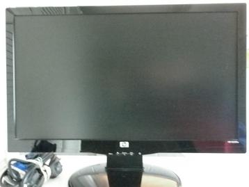 HP Monitor s2231a + HP toetsenbord beschikbaar voor biedingen