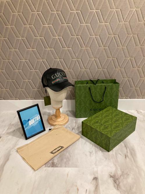 GUCCI VINTAGE LOGO TRUCKER CAP BLACK (GUCCI PET), Kleding | Heren, Hoeden en Petten, Nieuw, Pet, 57 cm (M, 7⅛ inch) of minder