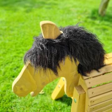 houten paard beschikbaar voor biedingen