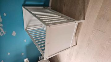 ikea kinderbed wit met ververstafel/kast beschikbaar voor biedingen