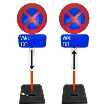 Te huur: parkeerverbodsborden met voet beschikbaar voor biedingen