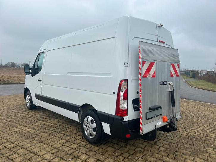 Renault Master L2H2 + lift 500 kg / 24785,13 € exc, Auto's, Bestelwagens en Lichte vracht, Bedrijf, Te koop, ABS, Achteruitrijcamera