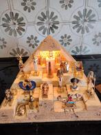 Piramide met licht en beeldjes, Antiek en Kunst, Ophalen