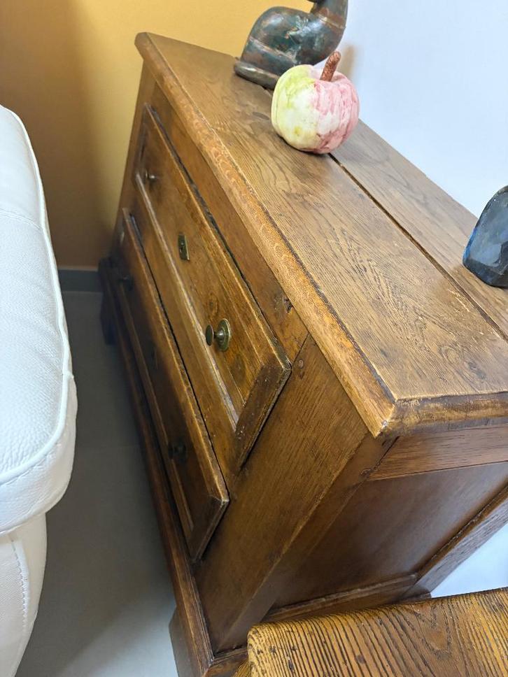 Armoire basse ancienne en chêne – 2 tiroirs, Antiek en Kunst, Antiek | Meubels | Kasten, Ophalen