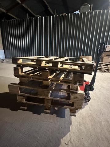 Paletten te koop beschikbaar voor biedingen