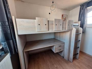 Hoogslaper inclusief bureau beschikbaar voor biedingen