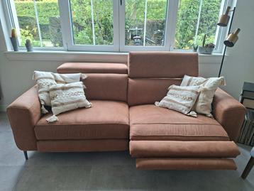 Nieuwe 3-zit met elektrische relax twv 1000 euro beschikbaar voor biedingen