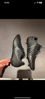 Chaussures de foot crampons Nike en cuir