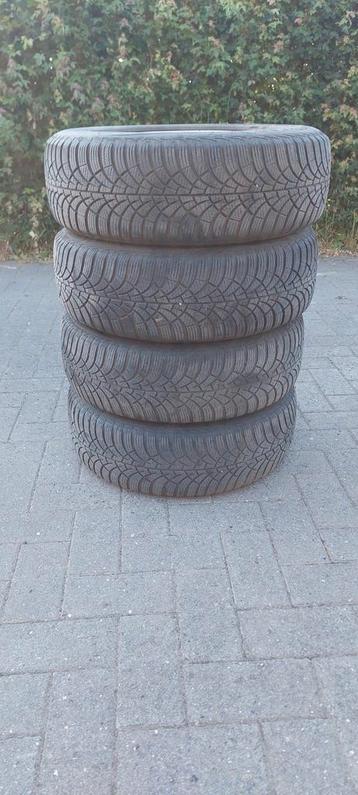 4 winterbanden op stalen velg 195/65R15 95T beschikbaar voor biedingen