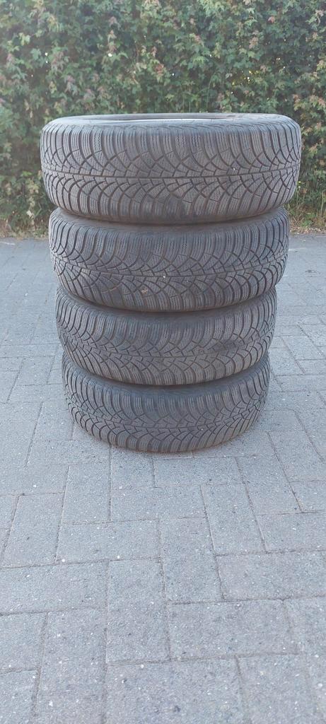 4 winterbanden op stalen velg 195/65R15 95T, Auto-onderdelen, Banden en Velgen, Banden en Velgen, Winterbanden, 15 inch, 195 mm