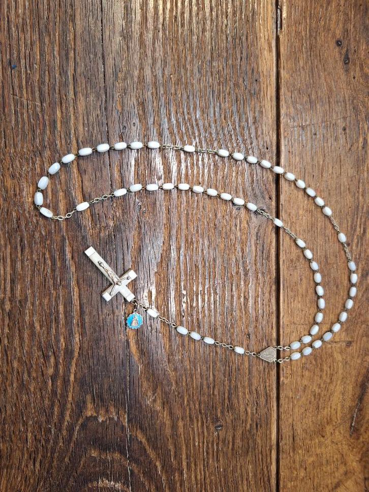 oude witte fijne stenen paternoster, begin 1900, Antiquités & Art, Curiosités & Brocante, Enlèvement ou Envoi