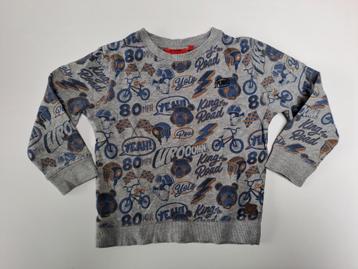 Mt 104 Grijze sweater met beren, helmen, fietsen, ... beschikbaar voor biedingen