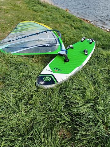 Windsurf Duoboard 129 liter, half inflatable, in nieuwstaat  beschikbaar voor biedingen