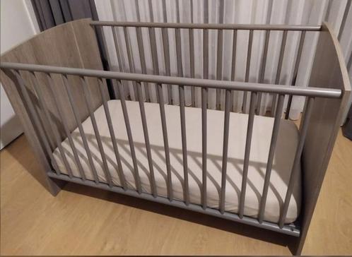 Volledig babybed in uitstekende staat + matras — Slechts 40€, Kinderen en Baby's, Babywiegjes en Ledikanten, Gebruikt, Ledikant