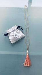 Zalmkleurige pareltjes ketting  met fluch 55 cm, Handtassen en Accessoires, Kettingen, Ophalen of Verzenden