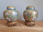 2 Chinese cloisonné gemberpotten met deksel en houten standa, Antiek en Kunst, Ophalen of Verzenden