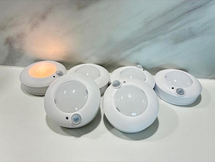 LightZone 6 LED spots met bewegingssensor, Huis en Inrichting, Lampen | Spots, Zo goed als nieuw, Vloerspot of Grondspot, Kunststof