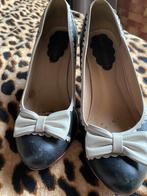 Zwarte pumps met witte schoenen strik, Kleding | Dames, Ophalen of Verzenden, Zo goed als nieuw