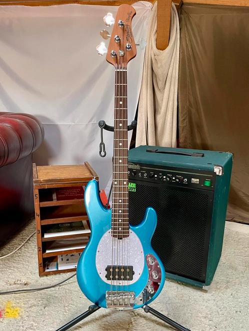 Sterling by Music Man RAYSS4 shortscale StingRay, Muziek en Instrumenten, Snaarinstrumenten | Gitaren | Bas, Nieuw, Ophalen