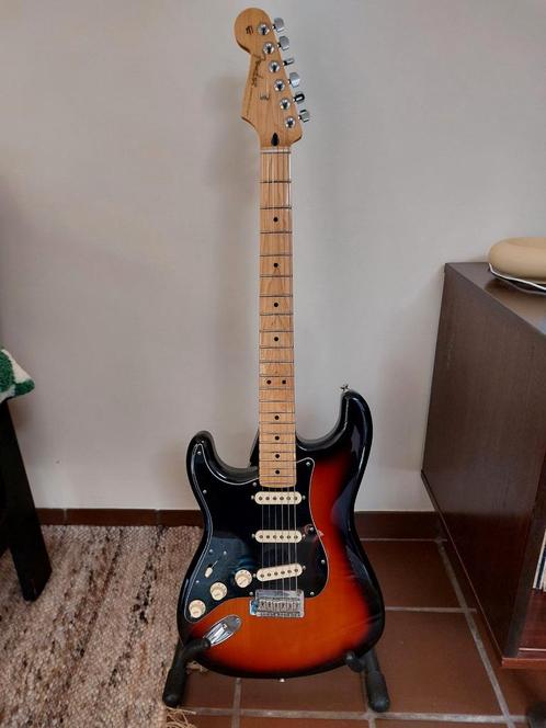 Te ruil: Fender Mexican Stratocaster LH, Muziek en Instrumenten, Snaarinstrumenten | Gitaren | Elektrisch, Zo goed als nieuw, Fender