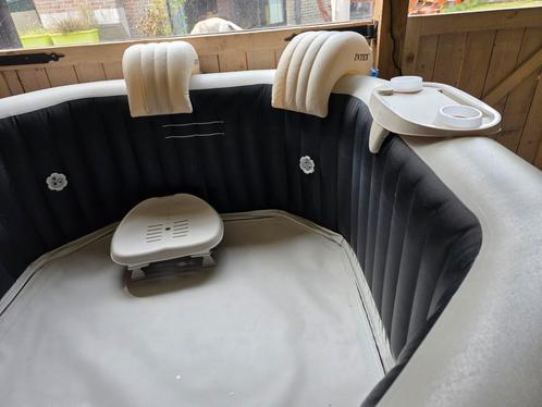 INTEX PURE SPA JET & BUBBLE, Tuin en Terras, Bubbelbaden en Hottubs, Zo goed als nieuw, Opblaasbaar, Afdekzeil, Grondzeil, Filter
