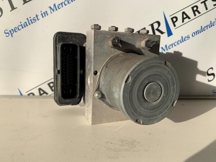 ABS Pomp van een Mercedes E-Klasse, Auto-onderdelen, Elektronica en Kabels, Mercedes-Benz, Gebruikt, 3 maanden garantie, Ophalen of Verzenden